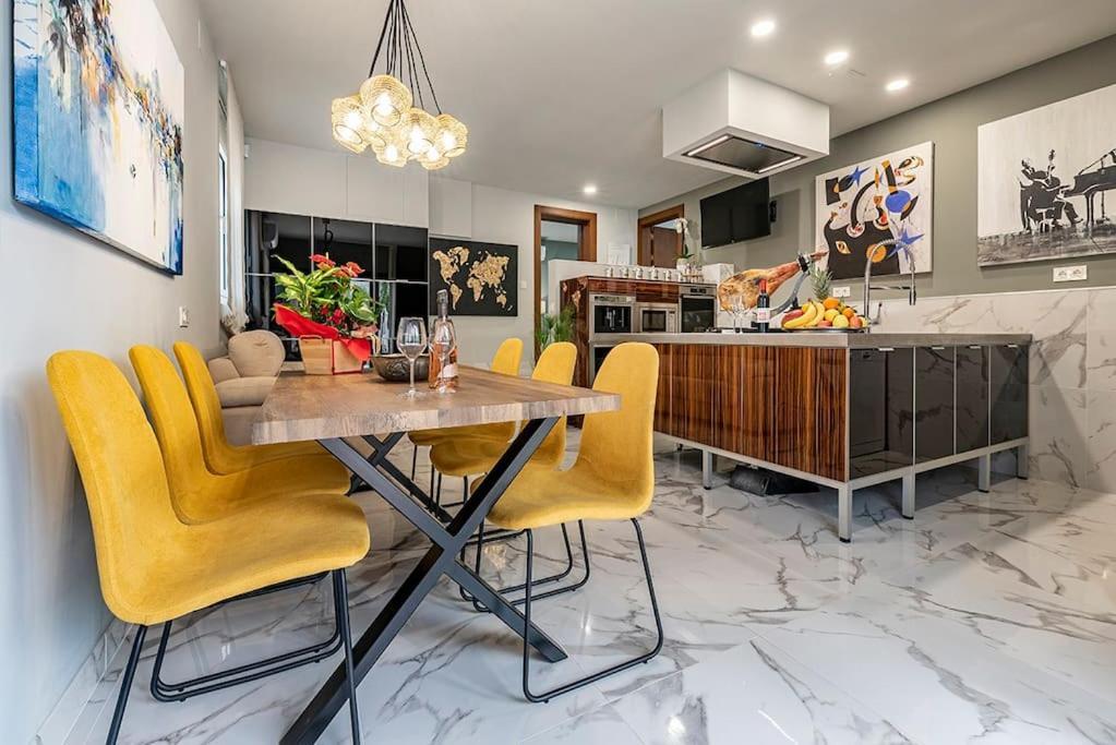 Luxury Casa Con Piscina, Wifi, 150M Dal Mare Apartment Miami Playa Luaran gambar